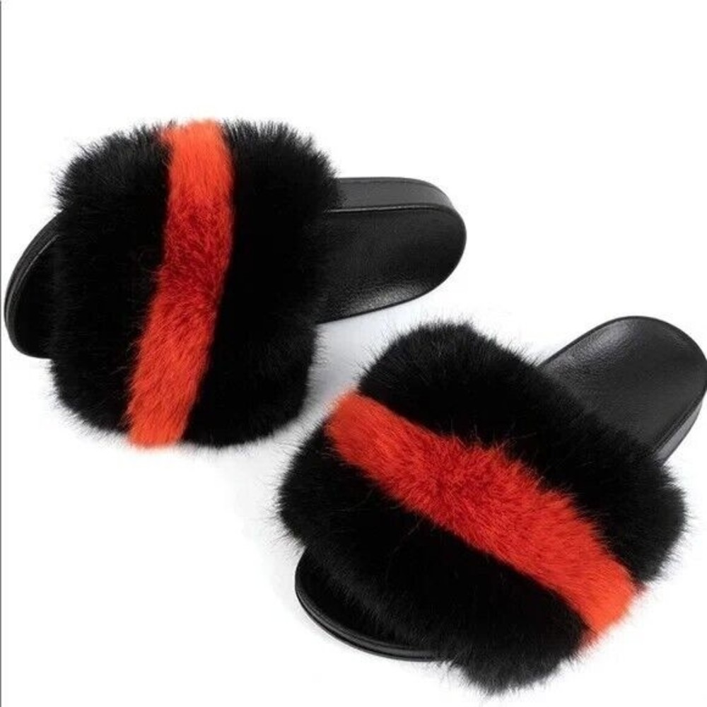 Funky Monkey Women's Furry Furr Slip-on Slippers Black and Red 8